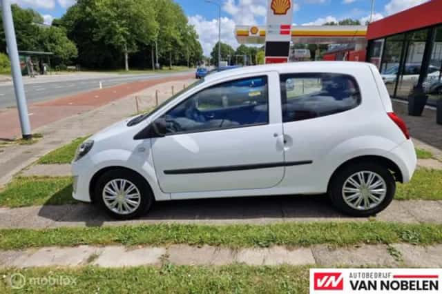 Renault Twingo (2011) thumbnail 2