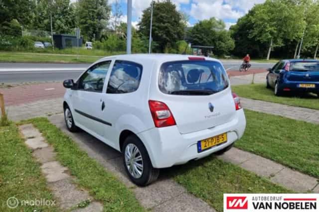 Renault Twingo (2011) thumbnail 3