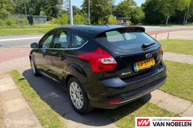Ford Focus (2012) thumbnail 3