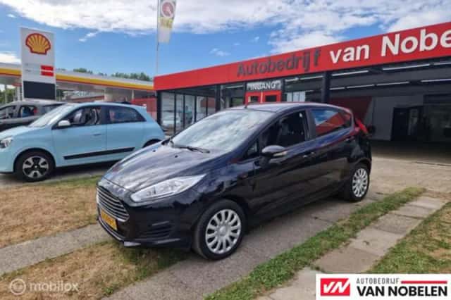 Ford Fiesta (2016) thumbnail 1