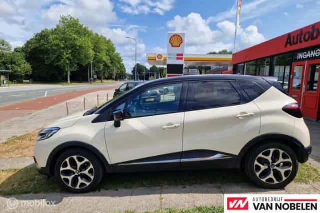 Renault Captur (2019) thumbnail 2