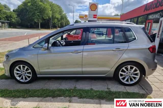 Volkswagen Golf Sportsvan (2017) thumbnail 2
