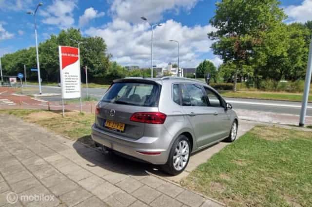 Volkswagen Golf Sportsvan (2017) thumbnail 5