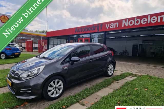 Kia Rio (2016) thumbnail 1