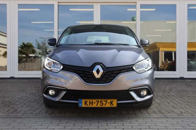 Renault Scénic (2016) thumbnail 2