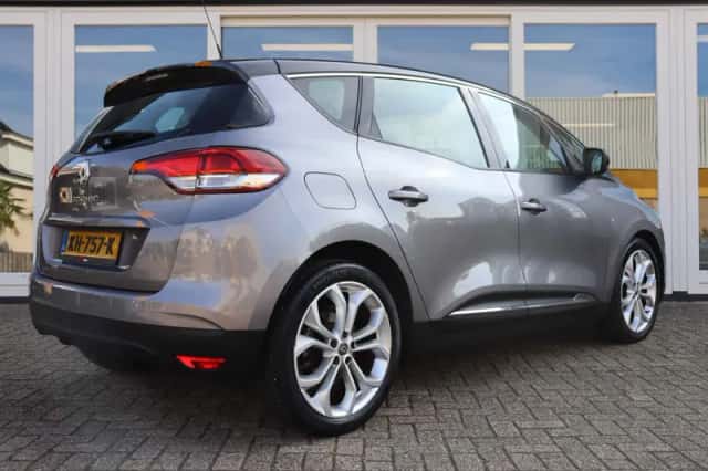Renault Scénic (2016) thumbnail 5