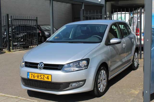 Volkswagen Polo (2011) thumbnail 2