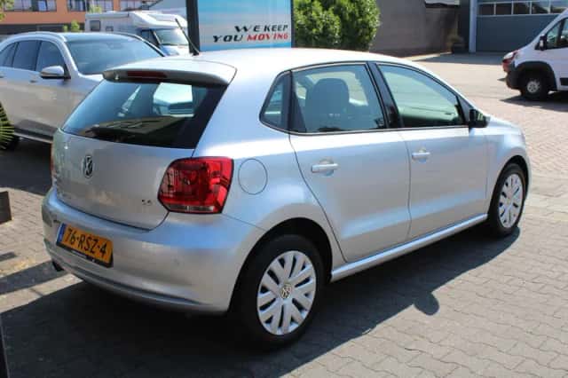 Volkswagen Polo (2011) thumbnail 5