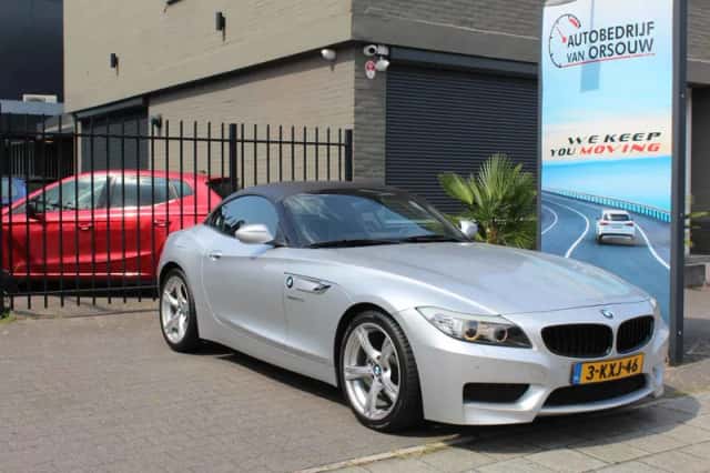 BMW Z4 (2013) thumbnail 2