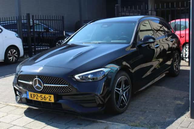 Mercedes-Benz C-Klasse (2023) thumbnail 2