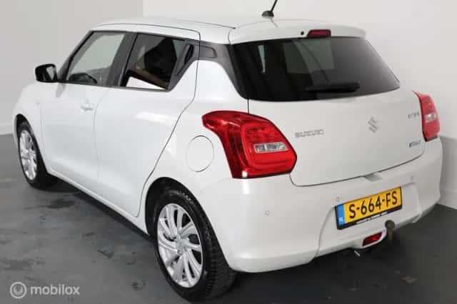 Suzuki Swift (2021) thumbnail 5
