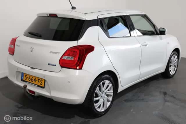 Suzuki Swift (2021) thumbnail 6