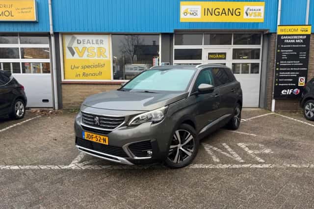 Peugeot 5008 (2017) thumbnail 1