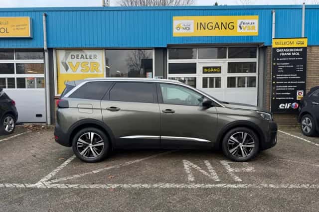 Peugeot 5008 (2017) thumbnail 4