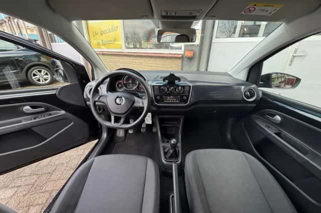 Volkswagen Up! (2019) thumbnail 2