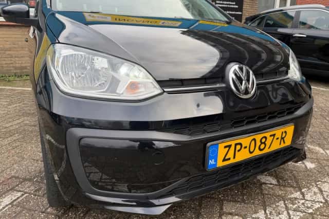 Volkswagen Up! (2019) thumbnail 5