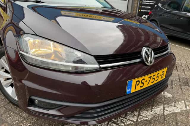 Volkswagen Golf (2017) thumbnail 3