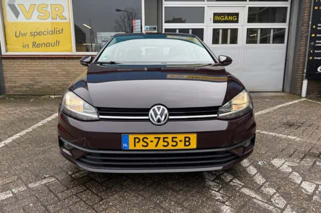Volkswagen Golf (2017) thumbnail 4