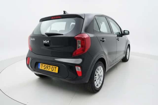 Kia Picanto (2023) thumbnail 3