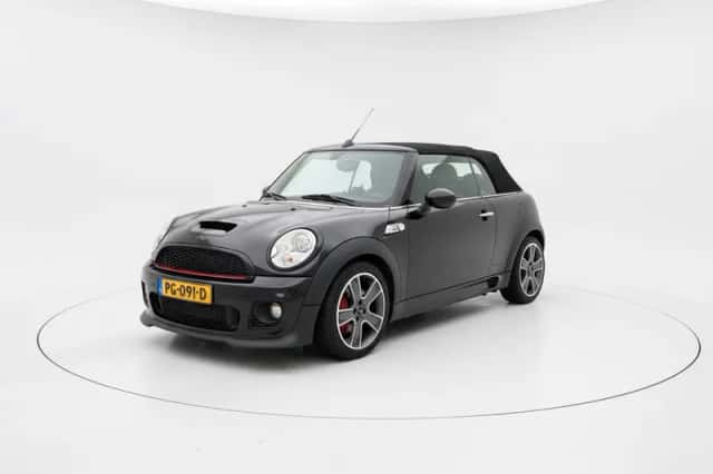 MINI Cabrio (2012) thumbnail 2