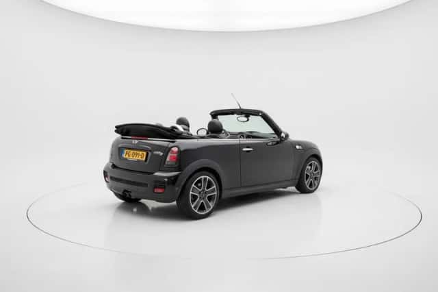 MINI Cabrio (2012) thumbnail 3