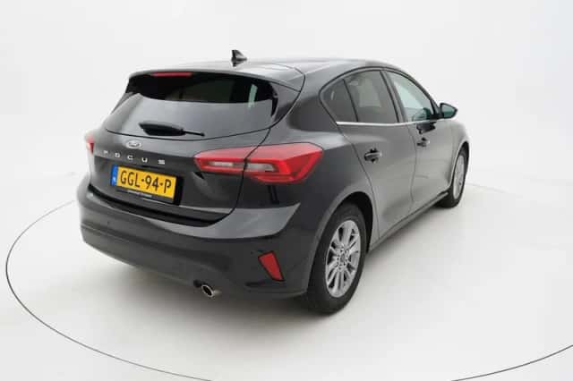 Ford Focus (2024) thumbnail 4