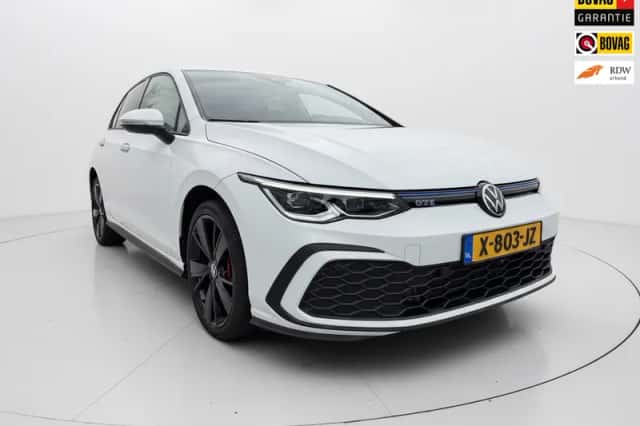Volkswagen Golf (2021) thumbnail 1