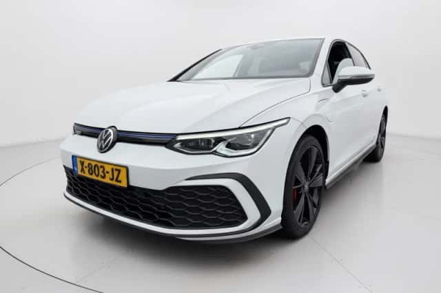 Volkswagen Golf (2021) thumbnail 5
