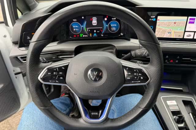 Volkswagen Golf (2021) thumbnail 6