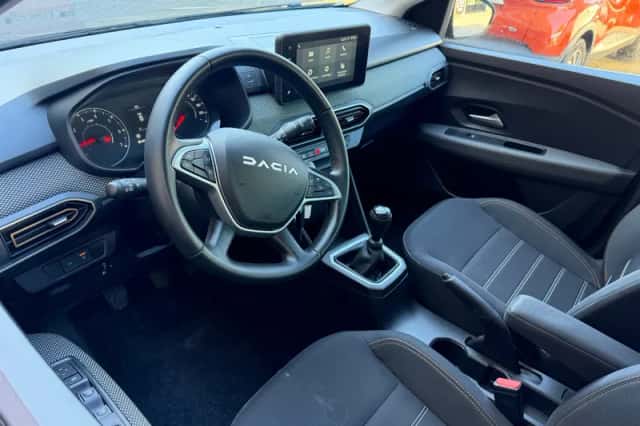 Dacia Sandero Stepway (2025) thumbnail 2