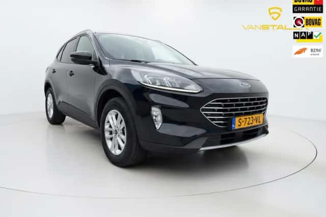 Ford Kuga (2023) thumbnail 1