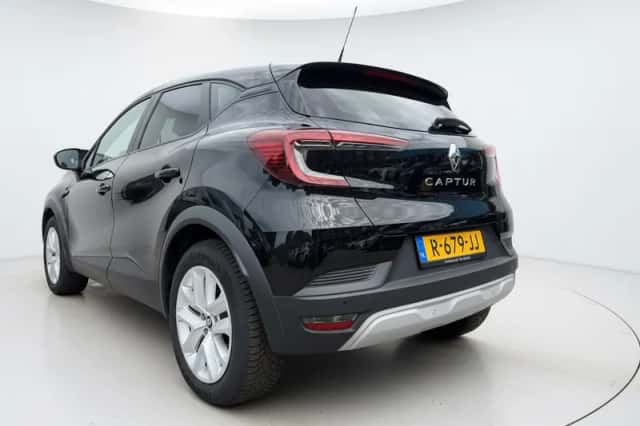 Renault Captur (2022) thumbnail 6