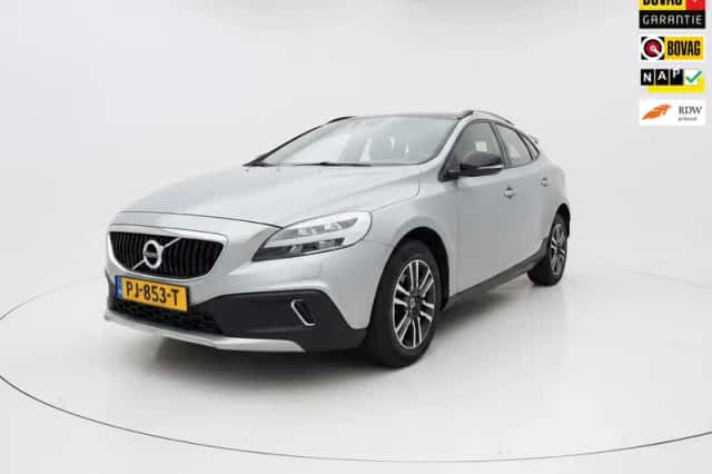 Volvo V40 (2017) thumbnail 1