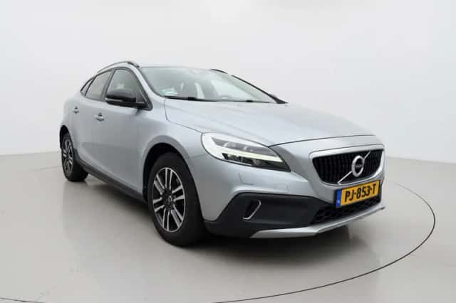 Volvo V40 (2017) thumbnail 3