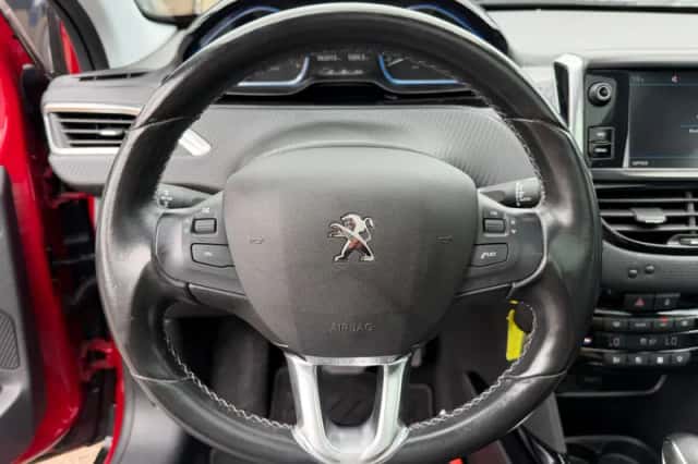 Peugeot 2008 (2019) thumbnail 4