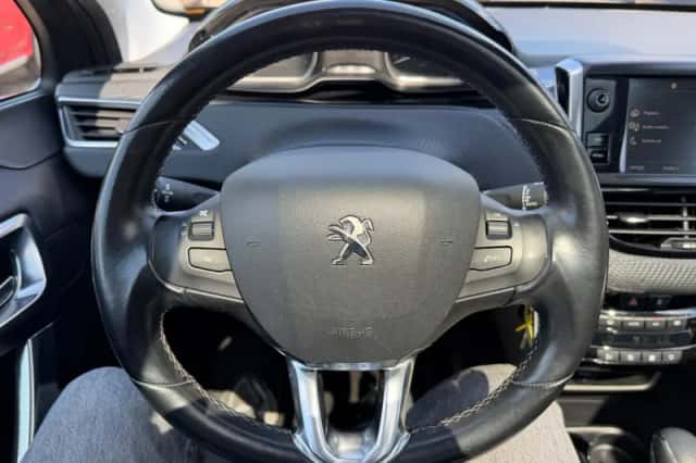 Peugeot 2008 (2017) thumbnail 6