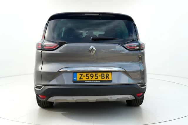 Renault Espace (2016) thumbnail 5
