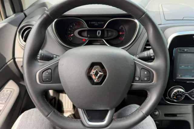 Renault Captur (2018) thumbnail 5