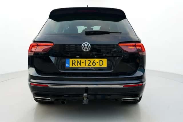 Volkswagen Tiguan (2018) thumbnail 3