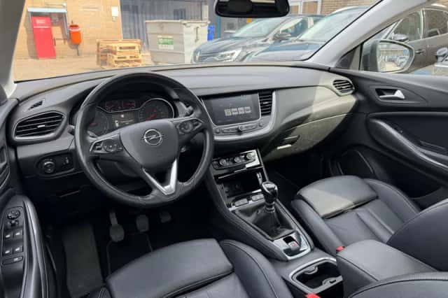 Opel Grandland X (2019) thumbnail 2