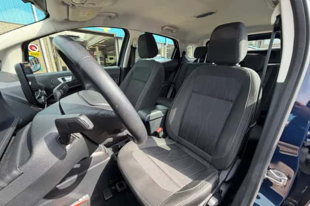 Ford EcoSport (2019) thumbnail 4