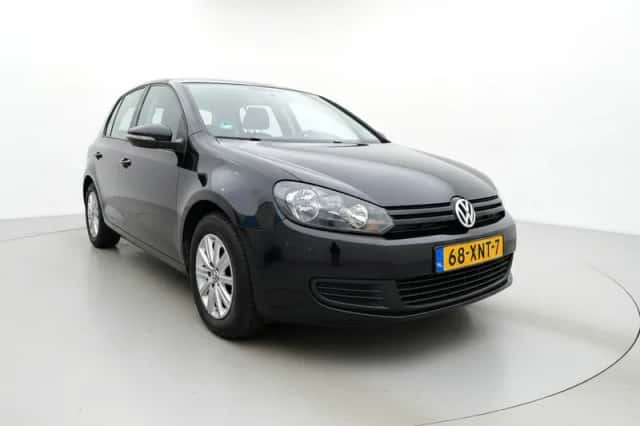 Volkswagen Golf (2012) thumbnail 3