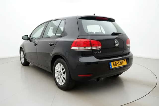 Volkswagen Golf (2012) thumbnail 5