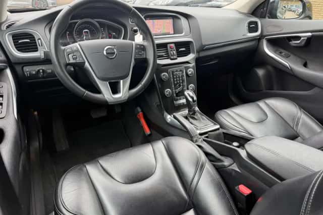 Volvo V40 (2019) thumbnail 2