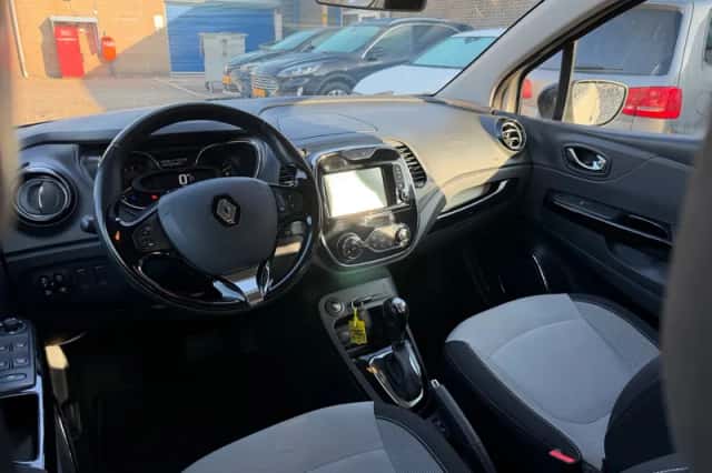 Renault Captur (2013) thumbnail 2
