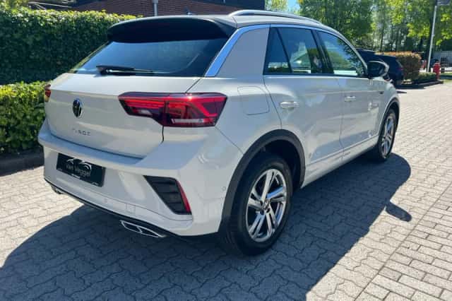 Volkswagen T-Roc (2024) thumbnail 3