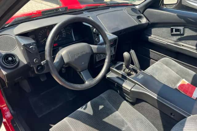 Toyota MR2 (1987) thumbnail 2