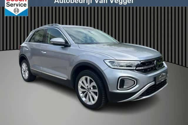 Volkswagen T-Roc (2023) thumbnail 1