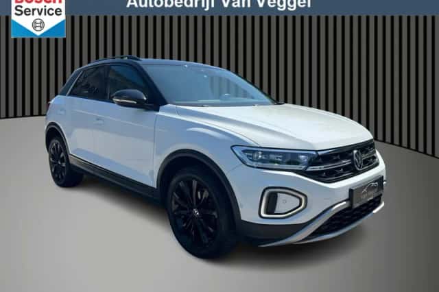 Volkswagen T-Roc (2023) thumbnail 1