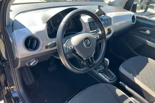 Volkswagen E-Up! (2023) thumbnail 2